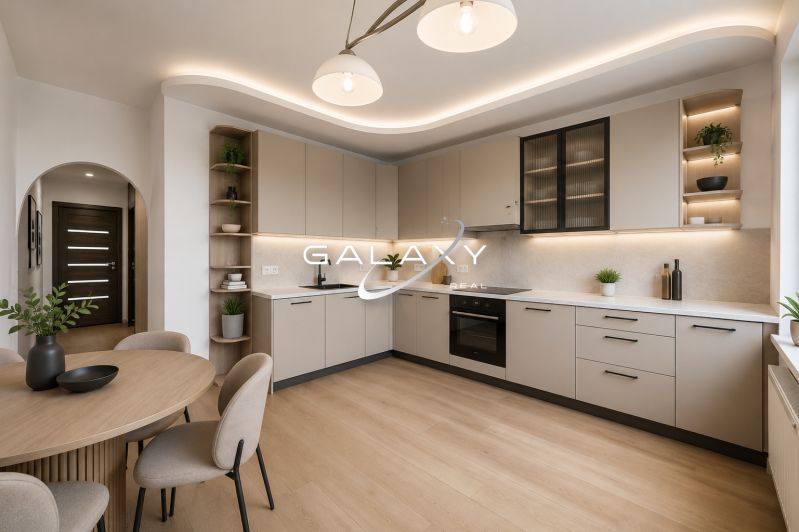Küche in einer 3-Zimmer-Wohnung mit Küchenzeile und Boden in Holzdekor.