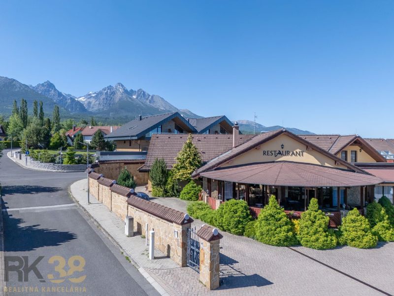 Restaurant und Pension in Nová Lesná mit Blick auf die Hohe Tatra.