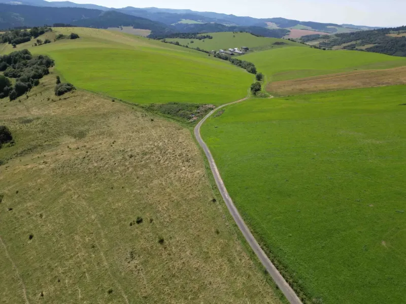 Besondere Immobilien in der Umgebung von Stará Ľubovňa bieten malerische Ausblicke auf grüne Täler.