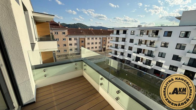 Blick vom Balkon einer 3-Zimmer-Wohnung in der Kubániho-Straße in Zvolen.