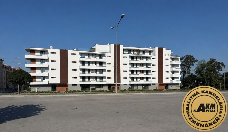 Das Wohnhaus in der Kubániho-Straße in Zvolen bietet neue 3-Zimmer-Wohnungen an.