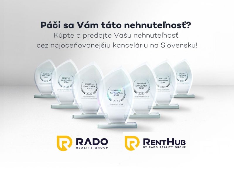 Reklamebanner mit Auszeichnungen der Immobilienagentur RADO Reality Group.