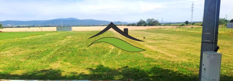 Grundstück in Vybuchanec in Nacina Ves, geeignet zum Wohnen, mit Blick auf die Berge.
