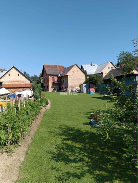 Gärten und Häuser in Ovčiarsko, ideale Grundstücke - Wohnen auf dem Land.