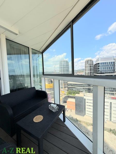 Ein Balkon mit Blick auf Bratislava, Landererova-Straße, aus einer Dreizimmerwohnung.