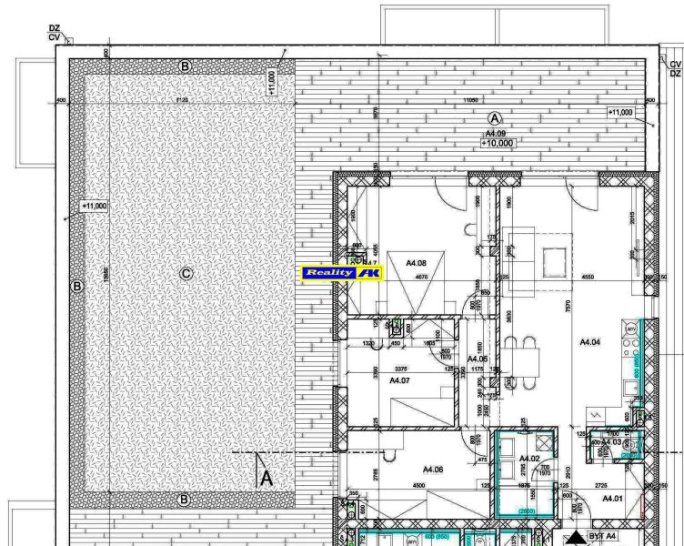 Grundriss einer 4-Zimmer-Wohnung mit Pool und Holzboden.