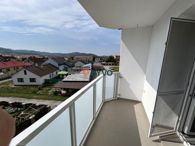 Blick vom Balkon in einer 3-Zimmer-Wohnung in der Okružná-Straße in Dubnica nad Váhom.