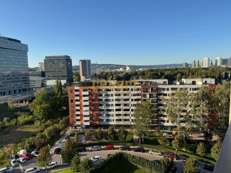 Blick aus einer Einzimmerwohnung in der Bosákova-Straße in Bratislava - Petržalka.
