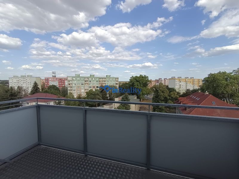 Blick vom Balkon einer 2-Zimmer-Wohnung in der Majakovského-Straße in Lučenec.