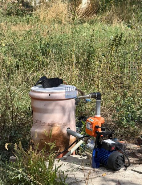 Gewerbegrundstücke in Holíč mit einem ökologischen Wassersystem inmitten von Vegetation.