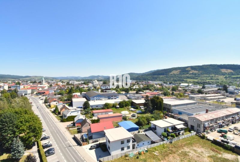 Blick auf die Skyline der Stadt Bytča, ein idealer Ort für eine 3-Zimmer-Wohnung.