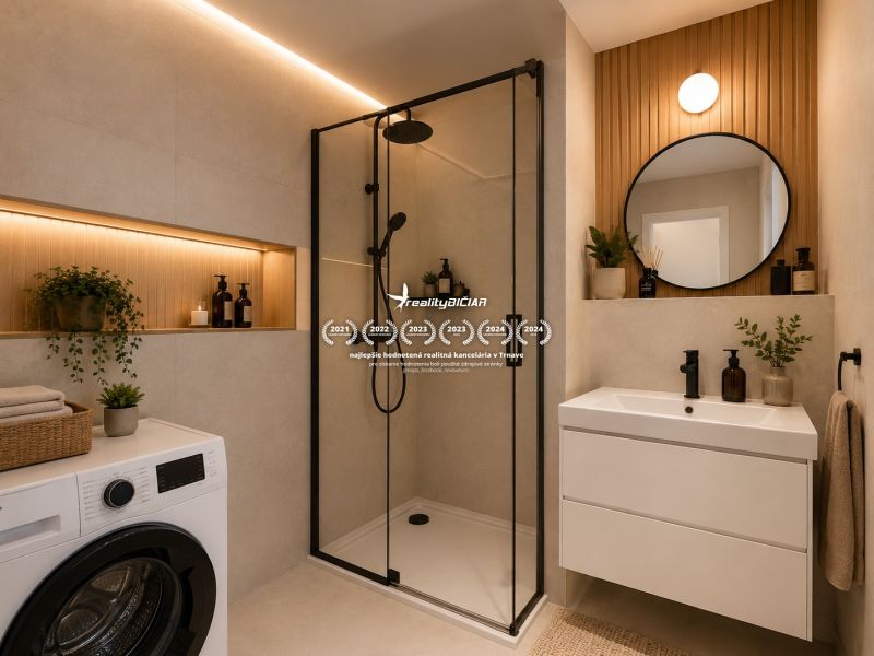 Badezimmer in einer 3-Zimmer-Wohnung mit Waschmaschine, Duschkabine und Spiegel an der Holzwand.