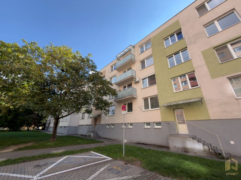 Wohnhaus in der Štefánikova-Straße in Senica, geeignet für eine 2-Zimmer-Wohnung.