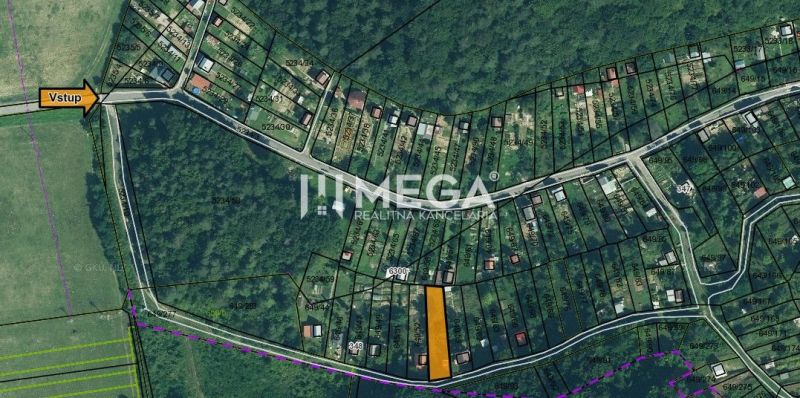 Der Gartenplan in Humenné zeigt Grundstücke mit der Kennzeichnung des Eingangs zum Gebiet.
