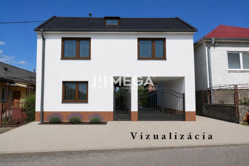 Einfamilienhaus in Hažín nad Cirochou in der Straße Hažín nad Cirochou mit einem Tor im Hof.