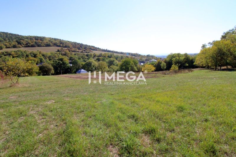 Grundstücke - Wohnen im Dorf Vyšné Ladičkovce in der Straße Vyšné Ladičkovce, umgeben von Natur.