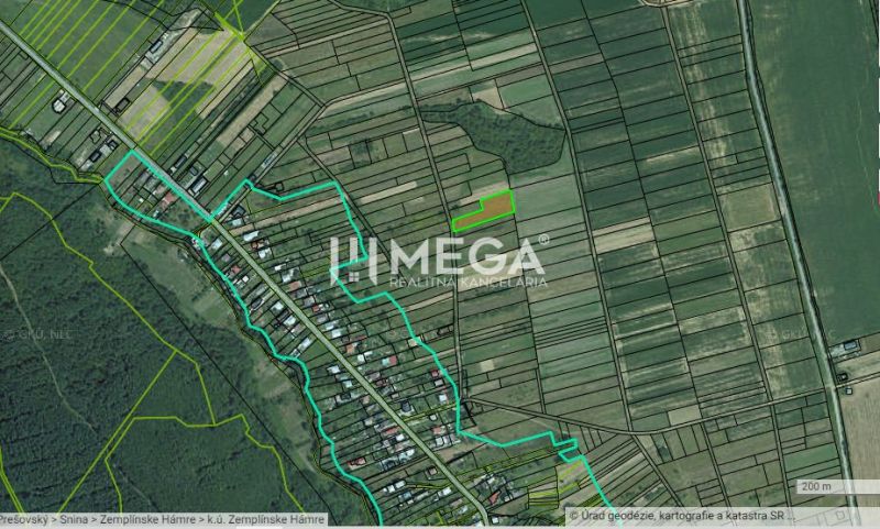 Grundstücksplan für Wohngebiete in der Gemeinde Zemplínske Hámre, zeigt die parzellierte Aufteilung des Landes.