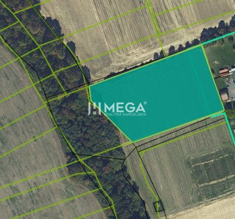 Luftaufnahme von landwirtschaftlichen Flächen in Vranov nad Topľou, Besondere Immobilien.