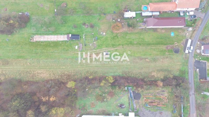 Landwirtschaftliche und forstwirtschaftliche Flächen in Pusté Čemerné bieten Nutzungsmöglichkeiten für Anbau und Aktivitäten.