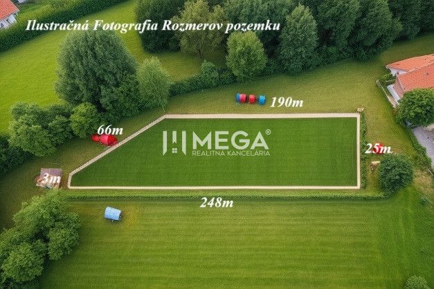 Grundstücke für Wohnzwecke in Ondavské Matiašovce, umgeben von Grün, mit Abmessungen und natürlicher Umgebung.