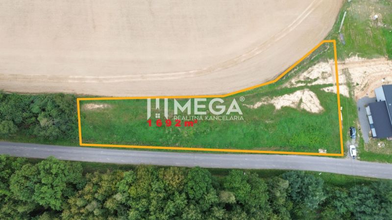 Grundstück in der Hámorská-Straße in Snina, geeignet zum Wohnen, mit einer Fläche von 1692 m².