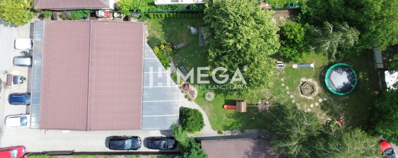Luftaufnahme der Gastronomiebereiche in der Budovateľská-Straße in Vranov nad Topľou.