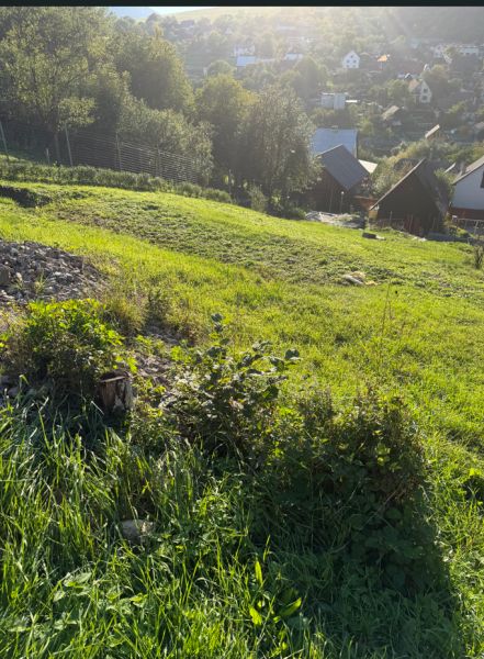 Ein Garten an der Straße Košecké Podhradie, geeignet zum Wohnen, mit wunderschönem Blick auf das Dorf.