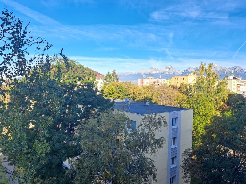 Blick auf die Gipfel von einer 2-Zimmer-Wohnung in der Štúrova-Straße in Poprad.