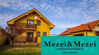 Einfamilienhaus in Majcichov mit eigenem Balkon und Garten, zertifiziert durch ein Immobilienbüro.