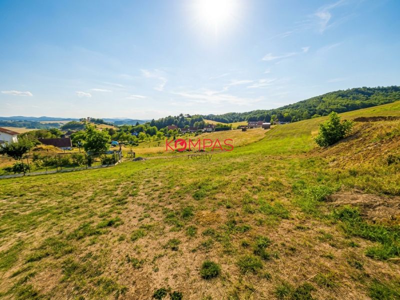 Grundstücke für Wohnzwecke in Podzámčok mit Blick auf die Landschaft und die umliegende Natur.