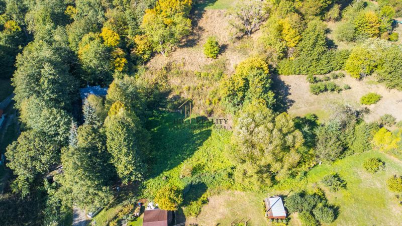 Bewaldete Erholungsgrundstücke in Štiavnické Bane, ideal für Entspannung und Erholung.